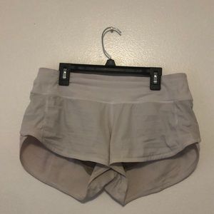 White Lululemon speed up shorts 2.5